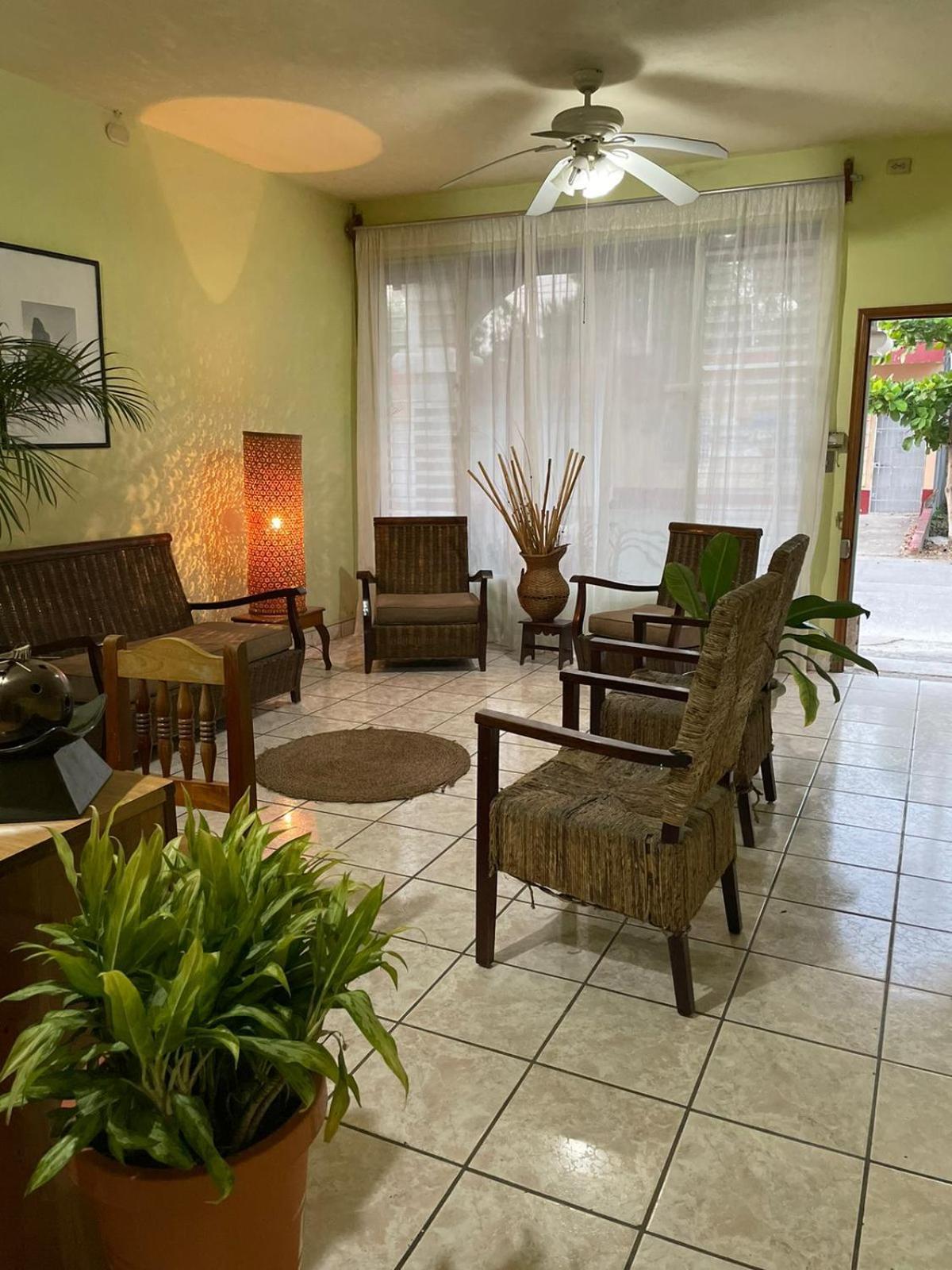 Nakum Hotel Flores Extérieur photo