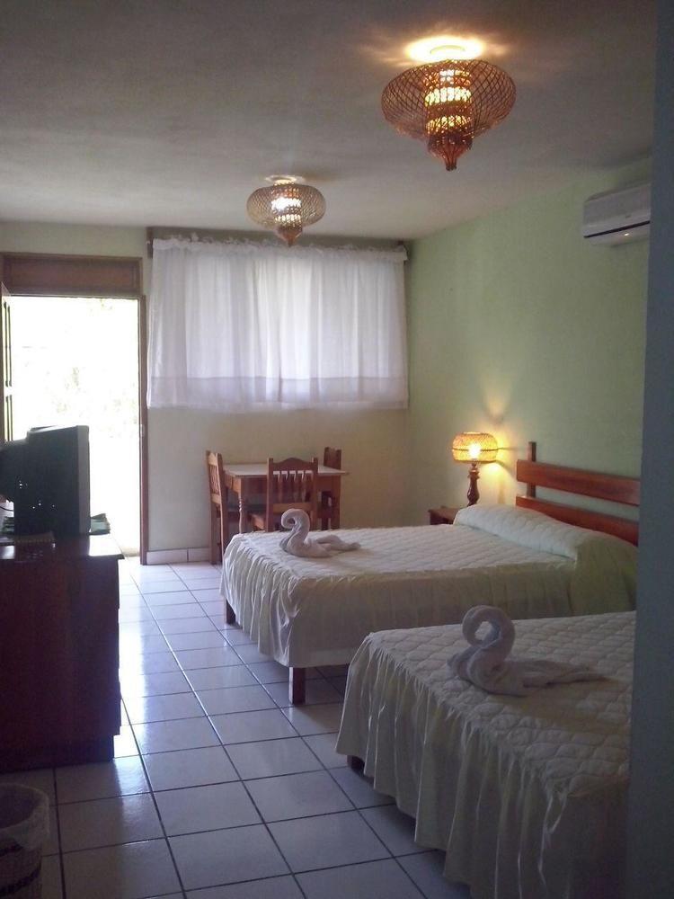 Nakum Hotel Flores Extérieur photo