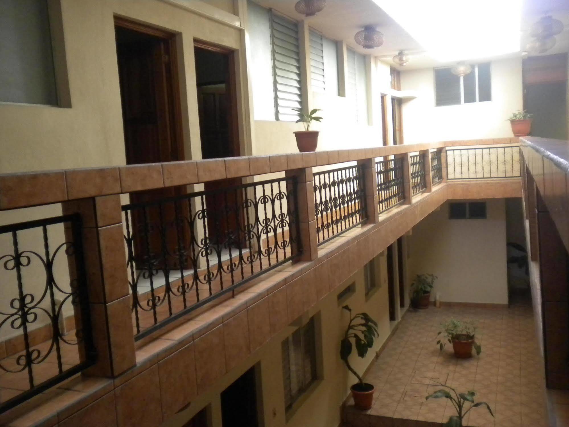 Nakum Hotel Flores Extérieur photo