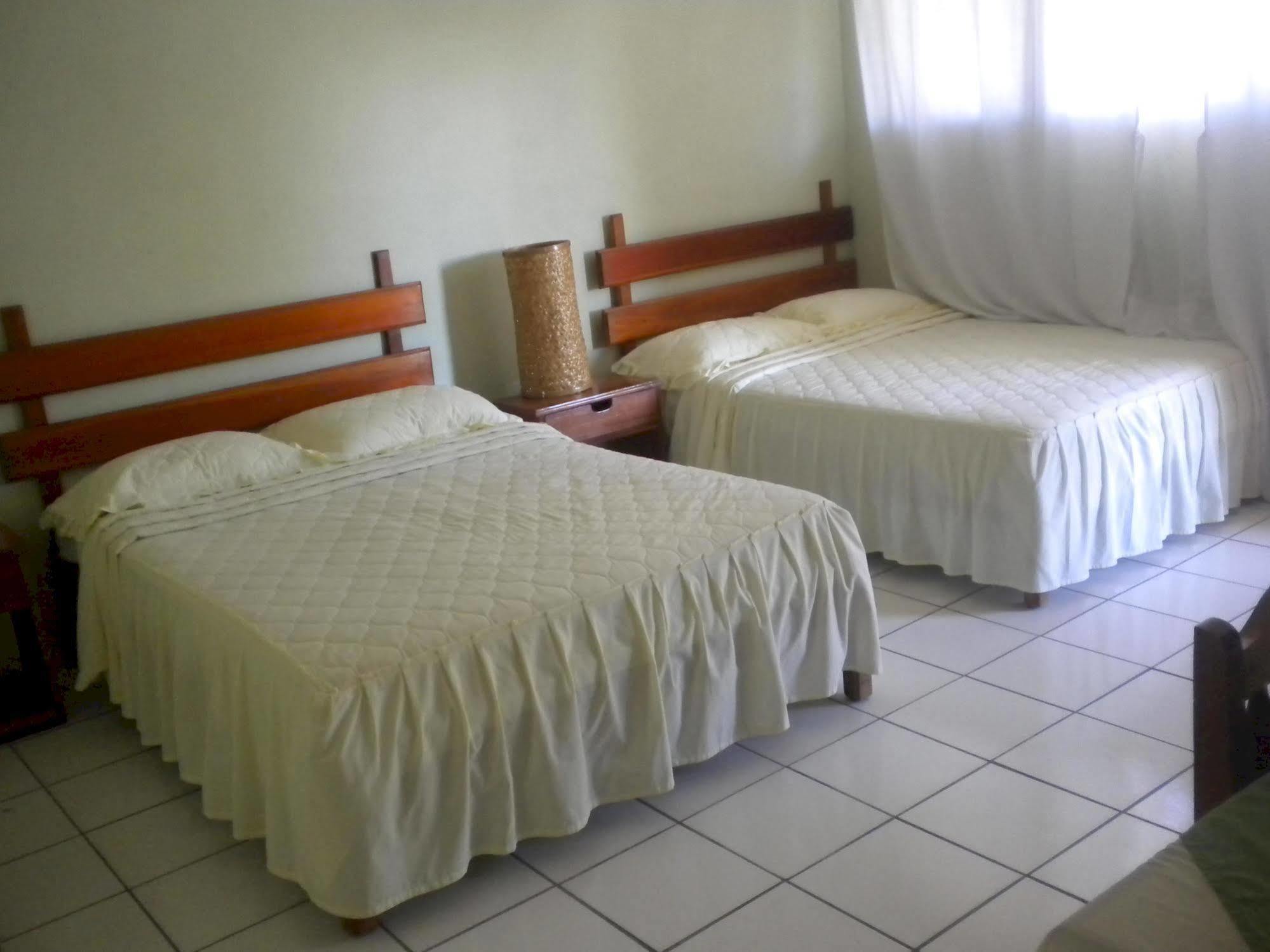 Nakum Hotel Flores Extérieur photo